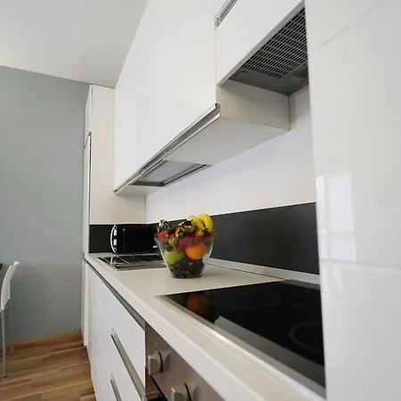 דירה Modern In Center